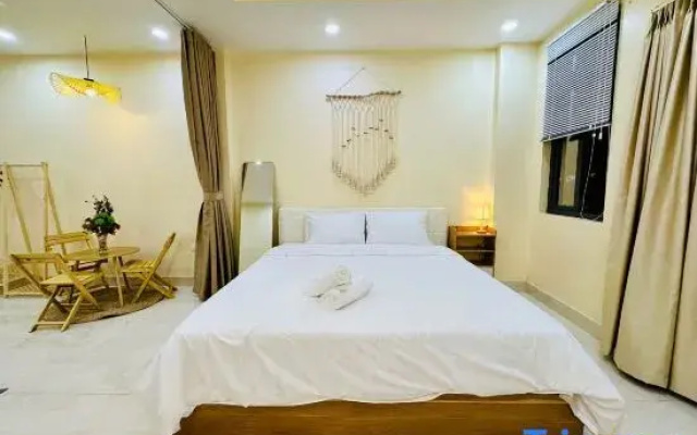 Vietnam Travelers Home 1 with Private Balcony