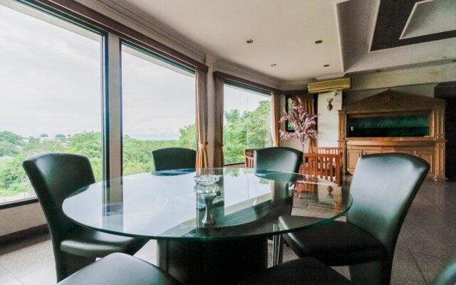 Reddoorz Plus Near Depati Amir Airport