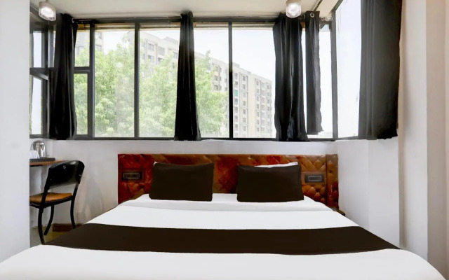 OYO 16952 Easy Stay