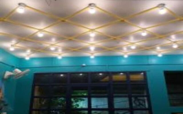 On The Ghat By Howdy Hostels