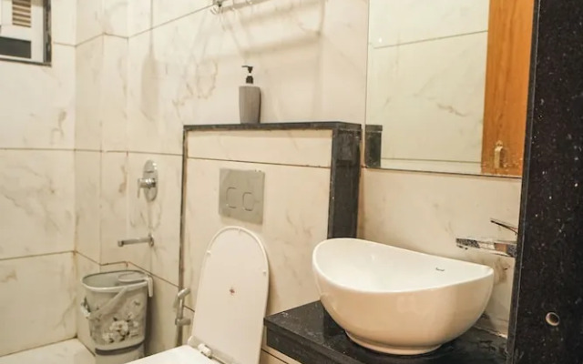 Bhopal Inn by Ten On Ten Stays