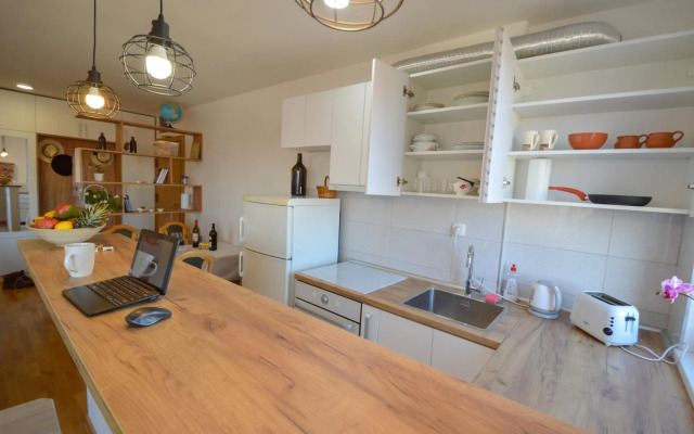 Shine24 - Spacious and bright apartment - NEW