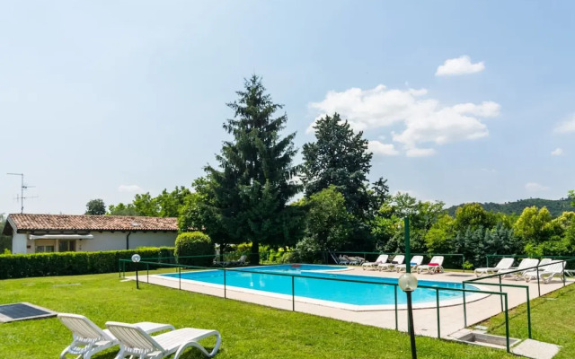 Apartment in Salo With Pool and Olive Groves