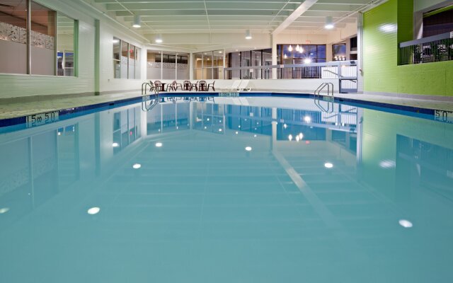 Holiday Inn Burlington Conference Centre by IHG