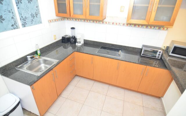 Ground level Apartment w Balcony RDS