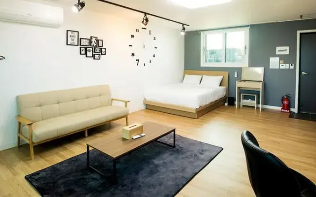 Jeju Damour