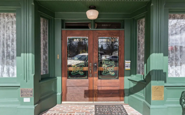 Peerless Hotel & Restaurant