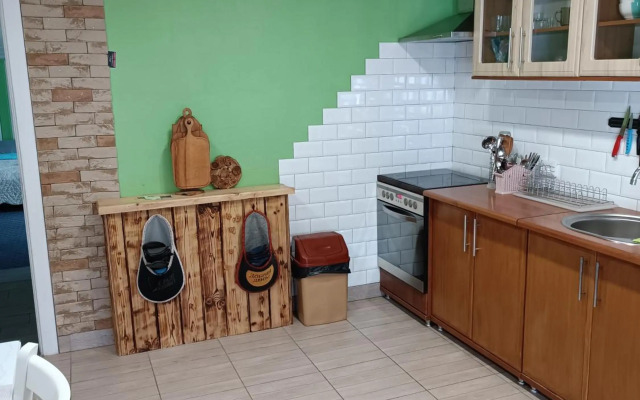 Садиба Янчар з Басейном