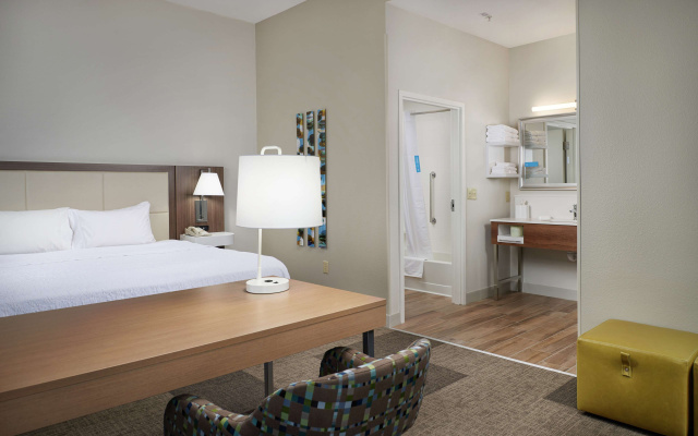 Hampton Inn & Suites Rogers