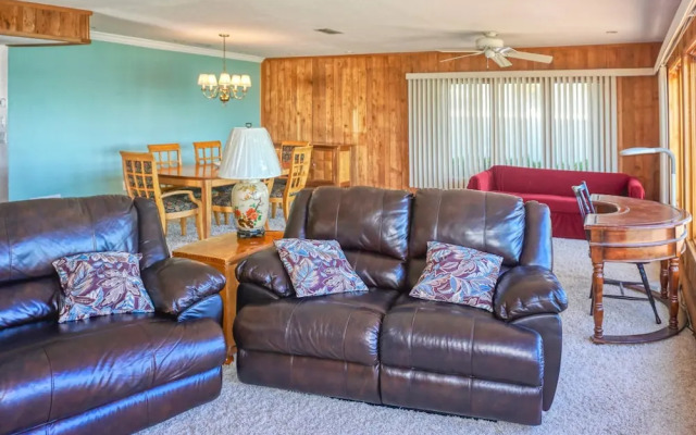 Treasure Island Luxury Intercoastal Home (745)