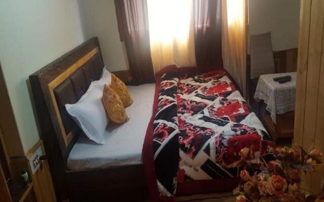 Goroomgo Hotel Himalayan Shutra Shimla