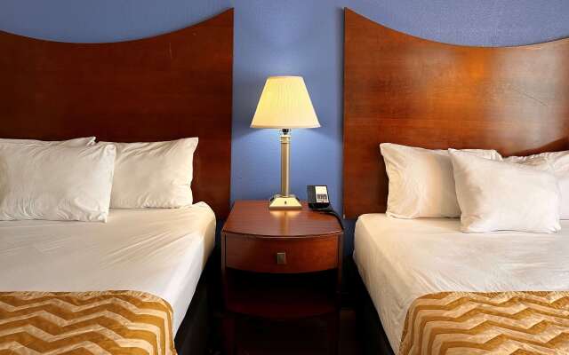 Travelodge by Wyndham Fort Wayne North