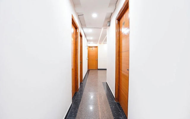 Fabhotel Divine & Banquet