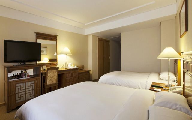 Commodore Hotel Busan