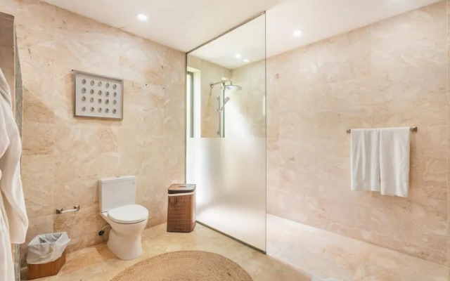 Mesmerizing Villa With Jacuzzi Maid in Cap Cana