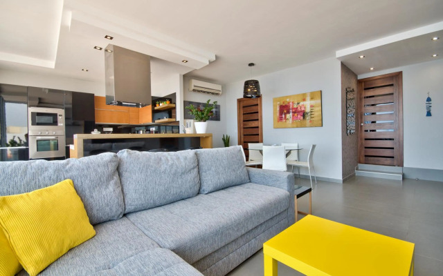 Magnificent Seafront 2-bedroom Sliema penthouse