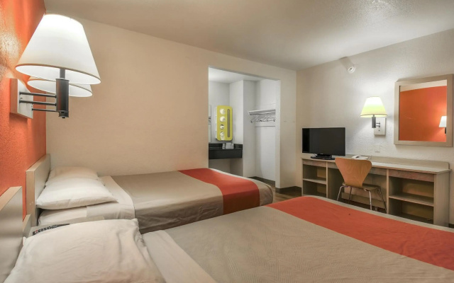 Motel 6 Chino, CA - Los Angeles Ontario