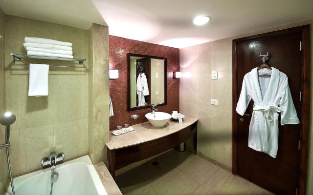 The Golden Plaza Hotel & Spa