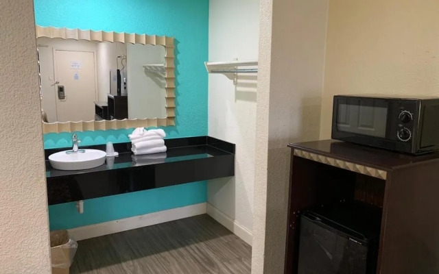 Super 7 Inn Dallas Southwest