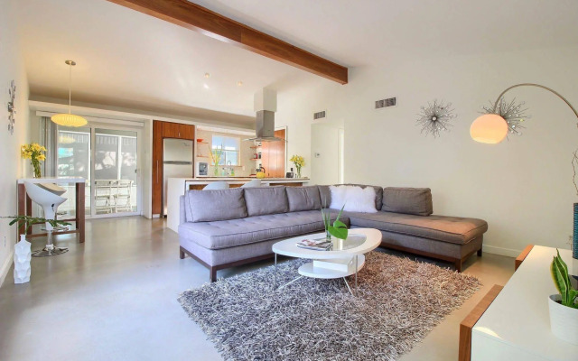 Travis Heights Modern I
