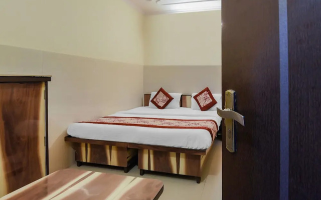 OYO 22322 Hotel Discovery Inn
