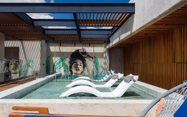 Diez Diez Collection