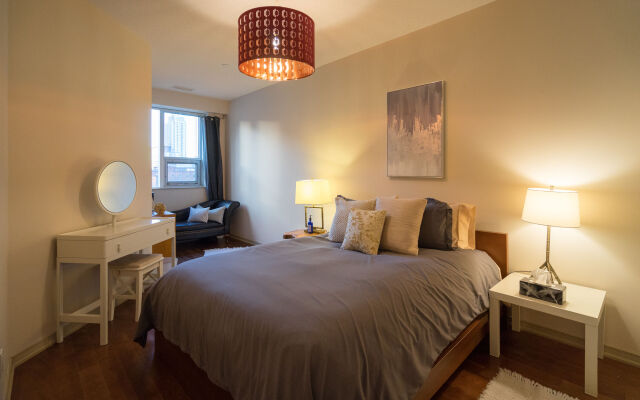 Applewood Suites - 2 BDRM King West