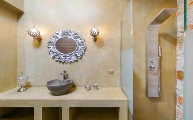 Kastro Stone House