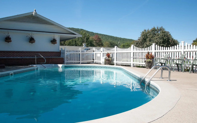 Top Notch Inn