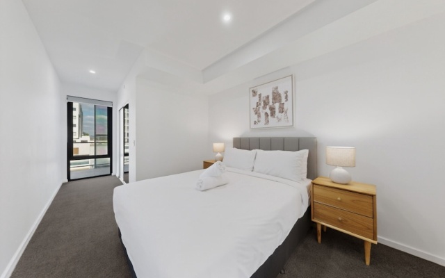 Newly Built 3 Bed Apartment With Onsite Parking