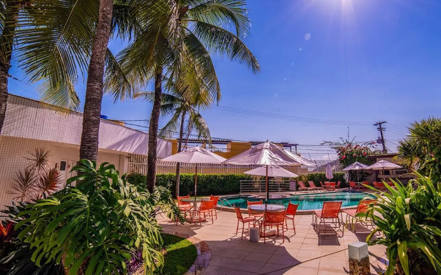 Flats com ampla varanda - 150m da Praia de Ponta Negra