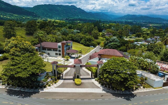 Vista del Campo Country Club & Villas