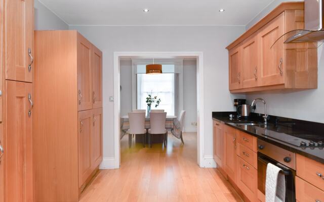 London Lifestyle - Knightsbridge II
