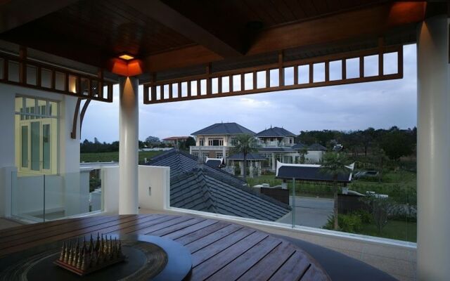Tadarawadi Pool Villa at Phoenix Golf
