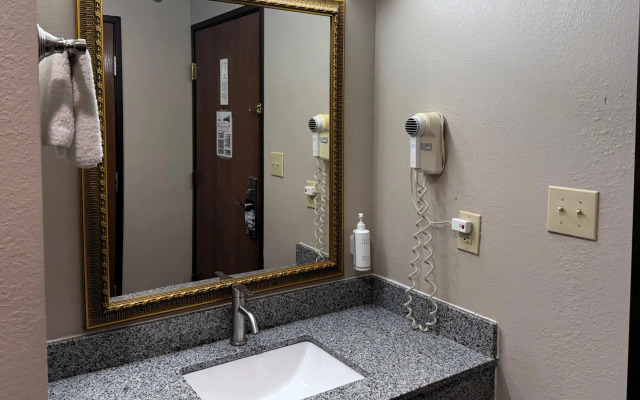 Super 8 by Wyndham Frankfort IN