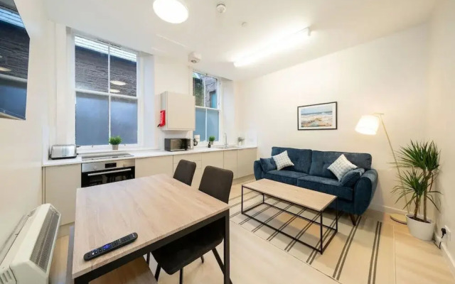Clova Benmore Apartments