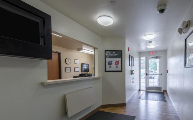 HomeTowne Studios by Red Roof Columbus