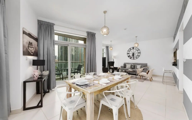 Maison Privee - Superb Apt with Burj Khalifa, Fountain & Opera Vws