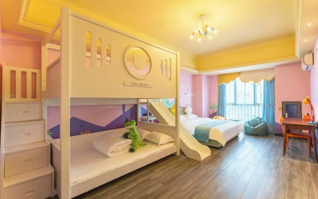 Wind Sleeping Color Hotel