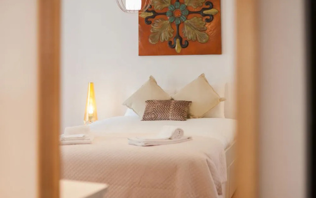 Moniz Studio by Lu Holiday