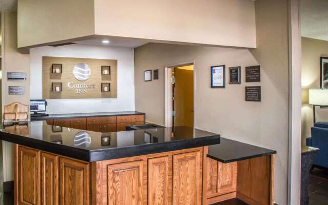 Comfort Inn Morris I-80