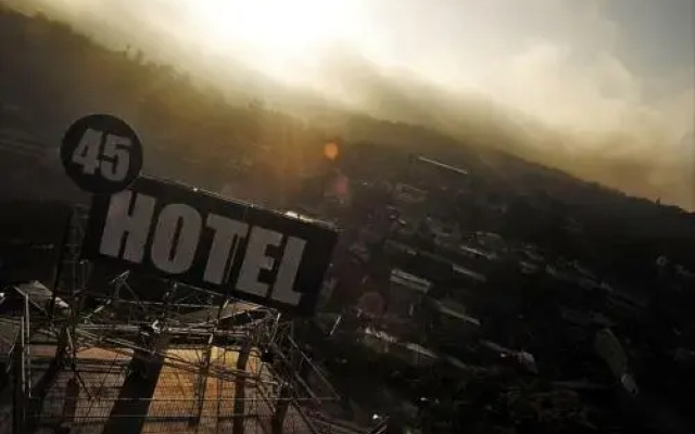 Hotel 45