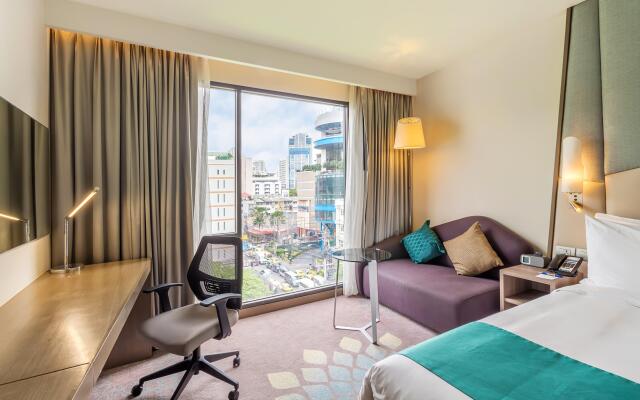 Holiday Inn Express Bangkok Sukhumvit 11, an IHG Hotel