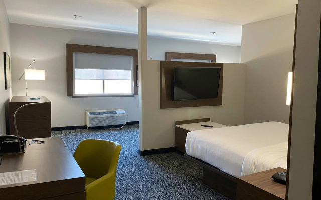 Comfort Inn and Suites Near Lake Guntersville