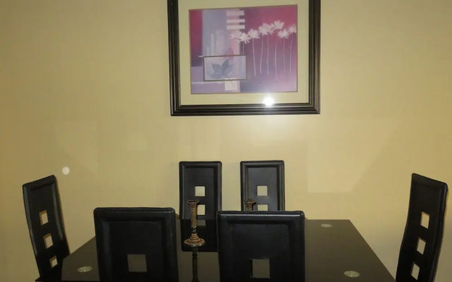 2 Bed 2 Bath in Studio City