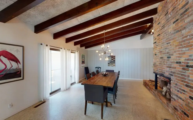 Roanoke 4 Bedroom Home