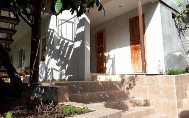 Inzhir Guest house