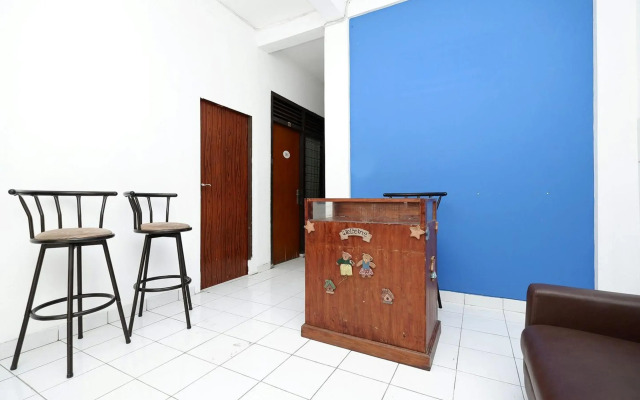 SPOT ON 1942 Asia Residence