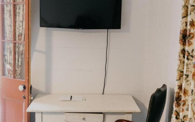 Bois Des Chenes Bed & Breakfast Inn