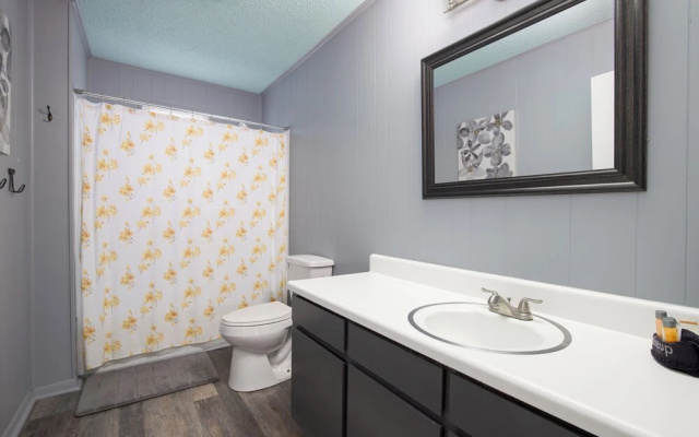 30 Dogwood St. - Canary's Roost